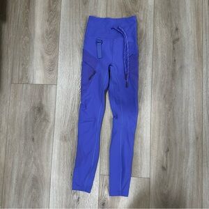 Lululemon Cargo Super High Rise Hiking Tight size 0 charged indigo